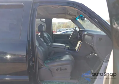 2005 GMC Yukon Denali z USA, uszkodzony, nr VIN 1GKEK63U55J254214